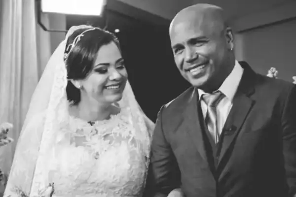 Filha de Rick lamenta morte do cantor após queda de helicóptero: “Dor na alma”