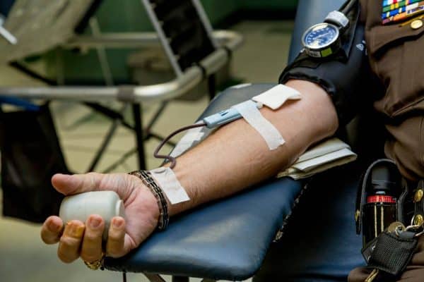Testemunhas de Jeová mudam regra sobre sangue e agora deixam decisão nas mãos dos fiéis