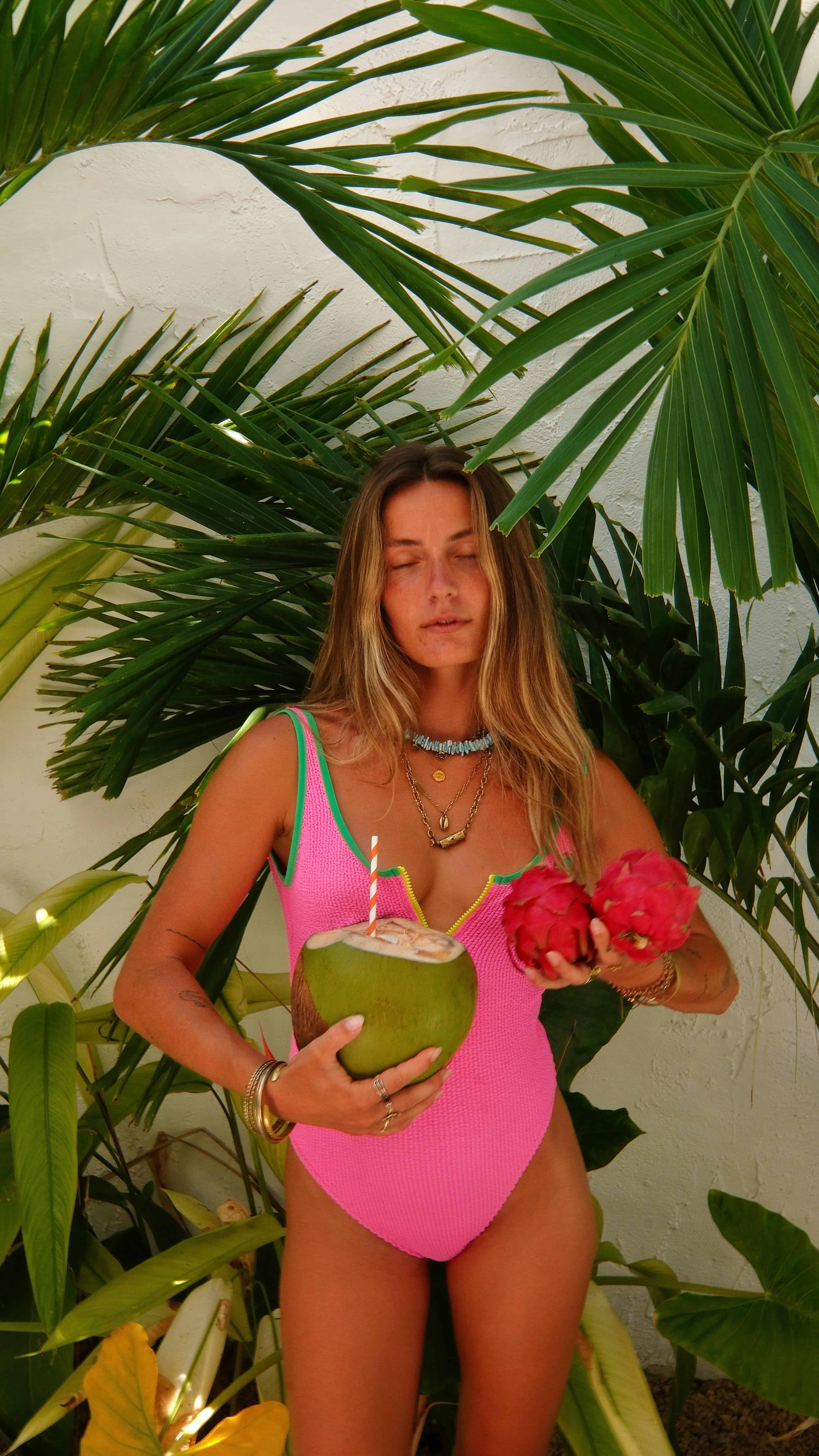 A influenciadora Emma Marie Laurent morreu afogada ao ter a caminhonete arrastada por um rio no norte da Nicarágua. O acidente fatal ocorreu na madrugada de 9 de outubro, durante uma tempestade na região. (Foto: Instagram)