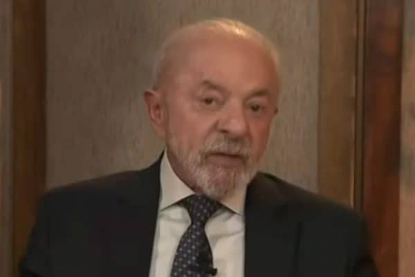 Em meio à disputa com Flávio Bolsonaro, Lula reage à rejeição de nome para o STF