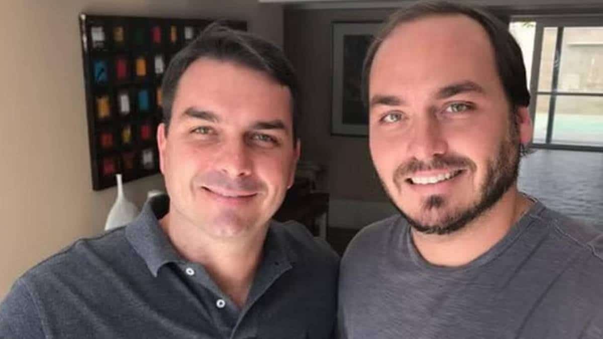 Carlos Bolsonaro se manifesta após Flávio desembarcar em Miami: "Deus tenha piedade" (Foto: Instagram)
