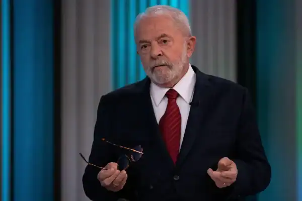 ‘Flow Podcast’ anuncia entrevista com Lula no mesmo horário do debate da Globo