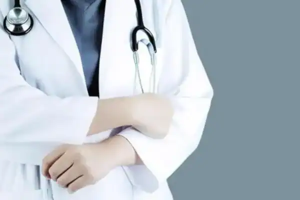 Médica de Goiânia é denunciada ao MPF por suposta ordem de reter altas na eleição