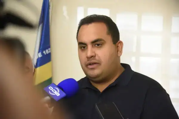 Rogério Marinho mantém ceticismo sobre votação da PEC que extingue escala 6×1