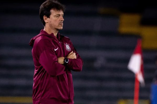 Marcelo Paz agradece Diniz pelo trabalho no Corinthians e lamenta sua saída como ‘uma grande pessoa’