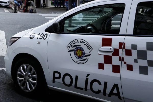 Alunos passam mal após comer bolo trazido por mãe em escola de SP; polícia pede perícia