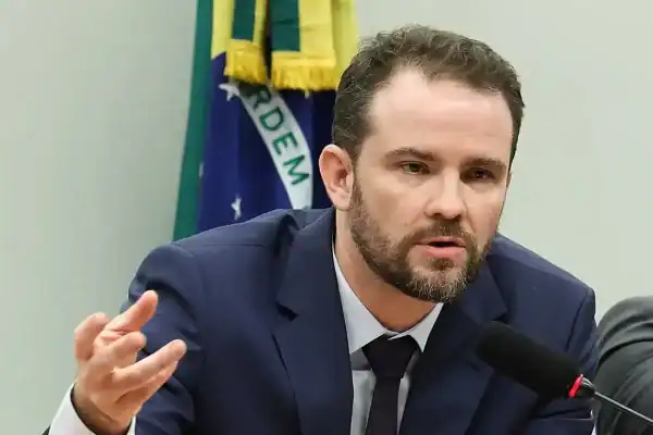 Durigan afirma que há acordo com setores impactados pelo imposto seletivo