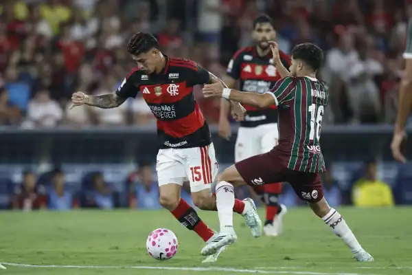 Carrascal decide o Fla-Flu, e Flamengo preserva liderança sob pressão do Palmeiras