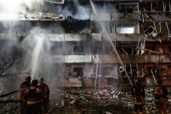 Ataques russos provocam mortes e deixam 600 mil sem eletricidade na Ucrânia