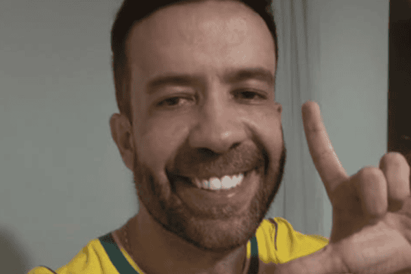 André Janones é internado após debate entre Flávio Bolsonaro e Lula