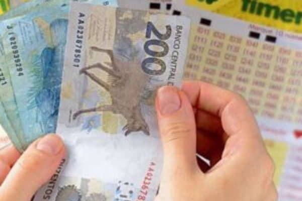 Timemania 2461: duas apostas acertam seis números e recebem R$ 90 mil