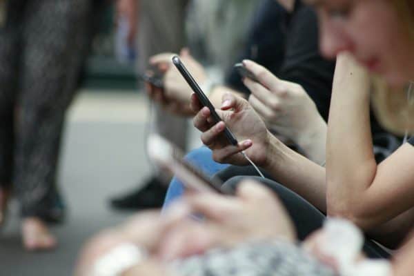 Cinco sinais de que as redes sociais podem estar mexendo com sua saúde mental