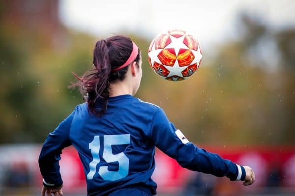 Alerta no futebol feminino: 57% das jogadoras relatam problemas psicológicos e metade fica sem apoio dos clubes