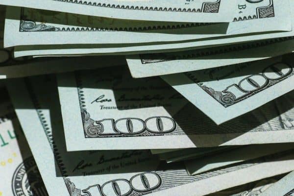 Dinheiro pode começar a sobrar em outubro: 4 signos têm chance de melhorar a vida financeira